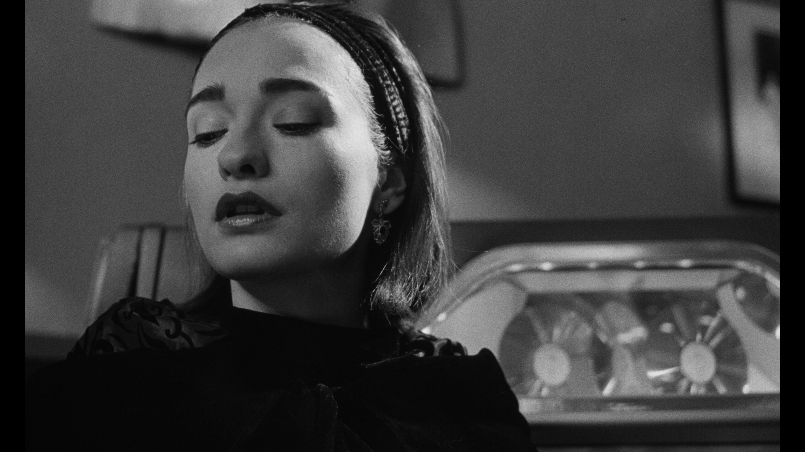 Elina Löwensohn in Michael Almereyda’s 1994 vampire film Nadja, coming to 4K UHD and Blu-ray from Transmission via Radiance Films.