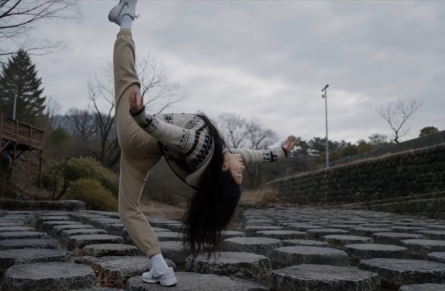 Jiyeon Han as demon-hunting ballerina Sua in the supernatural action-horror film Demon Dancer: Sua/Nara.
